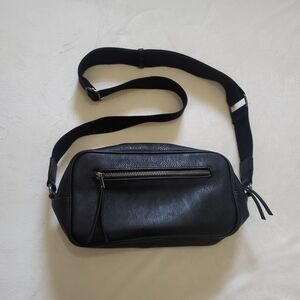 Universal Thread Black Belt Bag